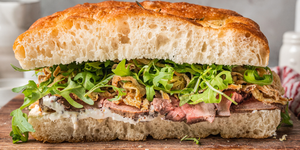 Sandwich cu steak