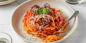 Spaghete cu chifteluțe de curcan în sos de roșii