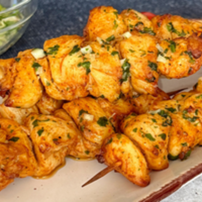 Frigărui de pui la airfryer, fragede și suculente